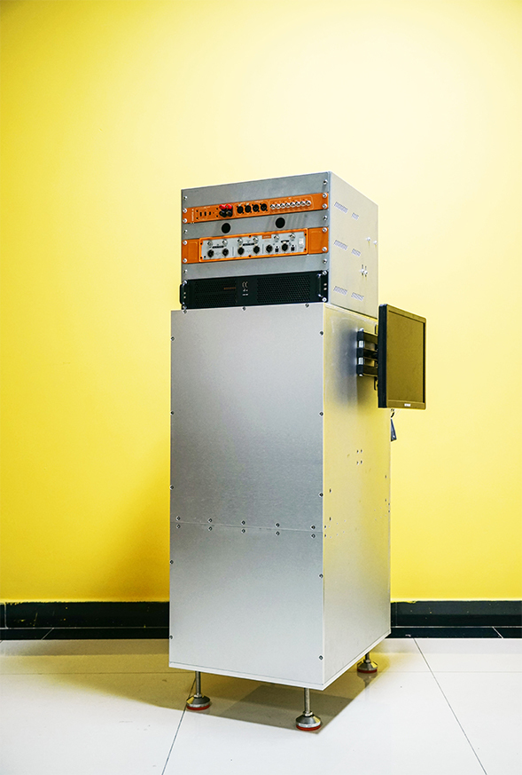 Sztuczne słuchanie głośnik analizator rozwiązanie testowe ochrona przed zwarciem 0